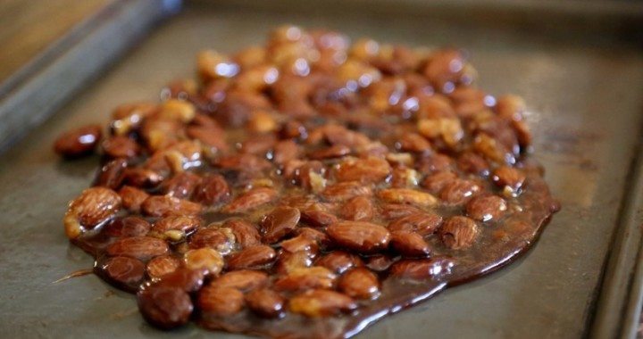 Almond Brittle Recipe - Նշով Քաղցրավենիք - Heghineh Cooking Show