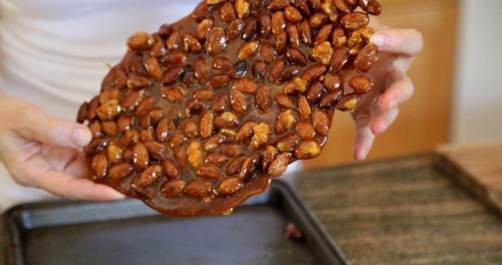 Almond Brittle Recipe - Նշով Քաղցրավենիք - Heghineh Cooking Show