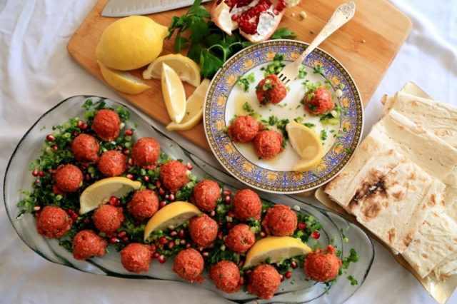 How to Make Chi Kofte - Հում Մսով Կոլոլակ