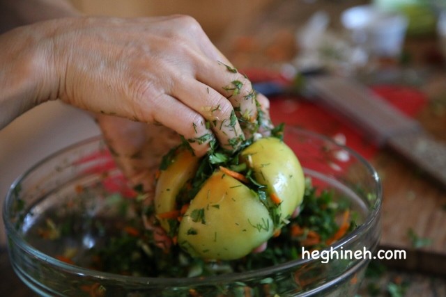 Stuffed Pickled Tomatoes - Լոլիկի Թթու
